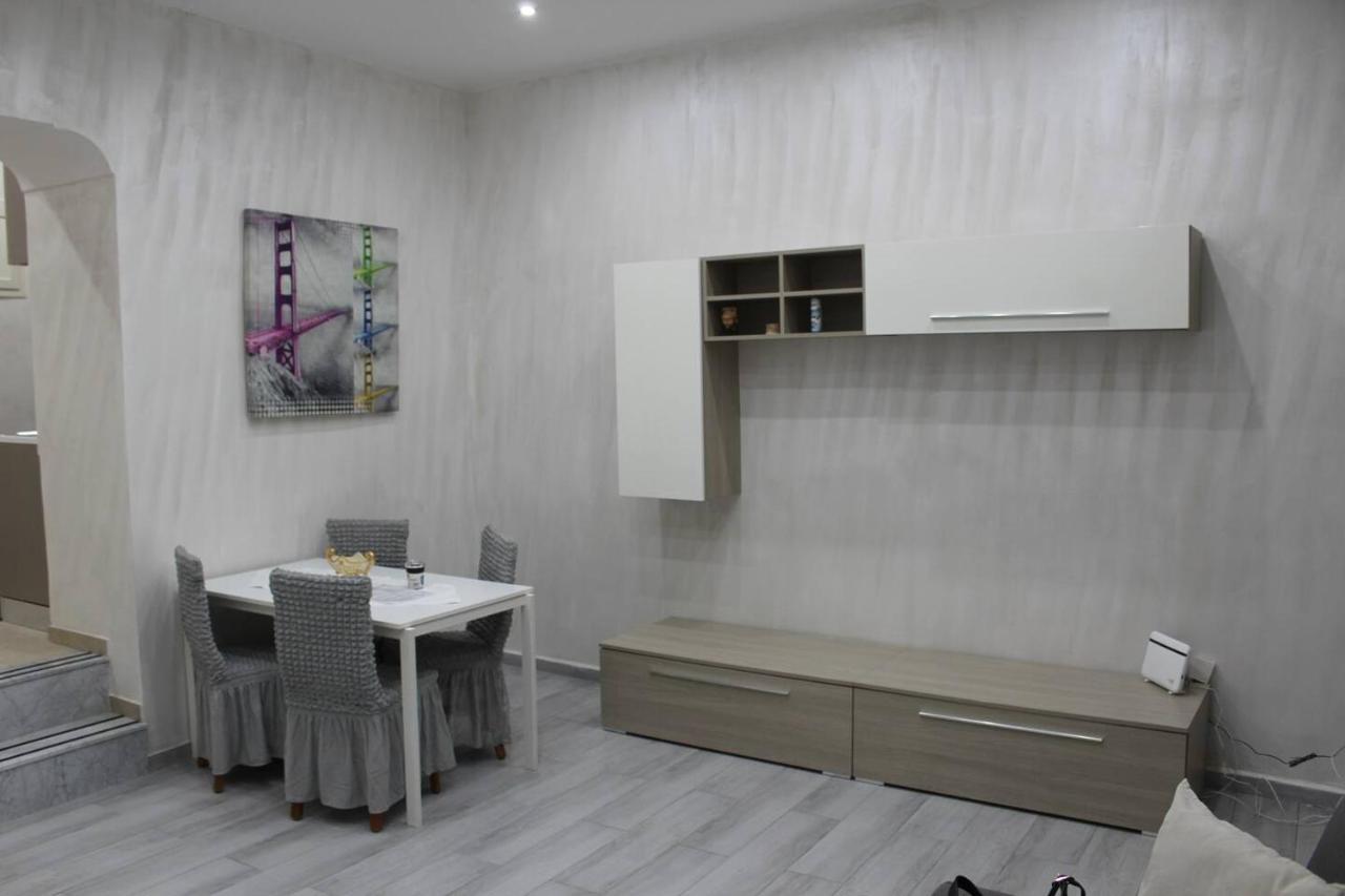 الشقق الفندقية نابوليفي  Casa Vacanza Grey المظهر الخارجي الصورة